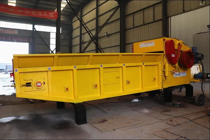Large Capacity Wood Chipper Machine Tree Branch Shredder Crushing Machine